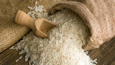 صورة أسعار الأرز والفول والزيت واللحوم والجبن تعود للانخفاض بالأسواق اليوم