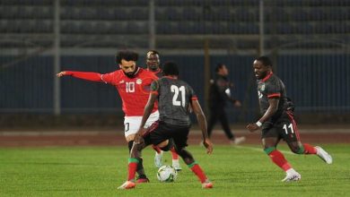 صورة منتخب مصر يحول تأخره إلى فوز على غينيا ويتأهل لبطولة كأس أمم إفريقيا