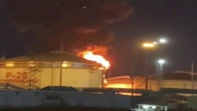 صورة اندلاع حريق في خزان يحتوي على منتجات نفطية في إقليم كراسنودار  أخبار السعودية