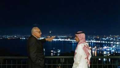 صورة وزير الخارجية يصل إلى الجزائر في زيارة رسمية  أخبار السعودية