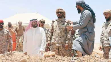صورة الفريق الأزيمع يتفقد الفرقة الأولى لقوات درع الوطن بالوديعة  أخبار السعودية