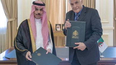 صورة التوقيع على اتفاق إنشاء مجلس التنسيق الأعلى السعودي الجزائري  أخبار السعودية