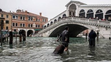 صورة إجلاء 900 شخص جراء أمطار غزيرة وفيضانات في إيطاليا  أخبار السعودية