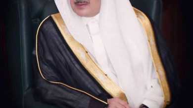 صورة أمير تبوك يواسي بن غنيم في وفاة عمه  أخبار السعودية