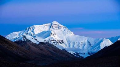 صورة أعظم قمة جبلية في العالم تفقد تاجها الأبيض.. ما السبب؟