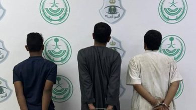 صورة شرطة الجوف تقبض على 3 أشخاص لترويجهم مادة الإمفيتامين  أخبار السعودية