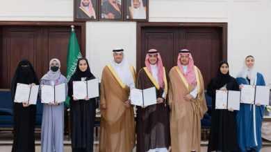 صورة محافظ الأحساء يكرّم الطلاب الفائزين بالمعرض الدولي للعلوم والهندسة  أخبار السعودية