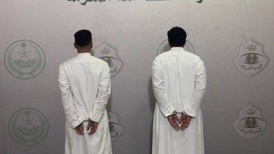 صورة شرطة منطقة مكة: القبض على المسيئين للوافد بفيديو «الزي النسائي» وإحالتهما إلى النيابة  أخبار السعودية