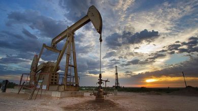 صورة النفط يتجه لتسجيل أول زيادة شهرية في 2023