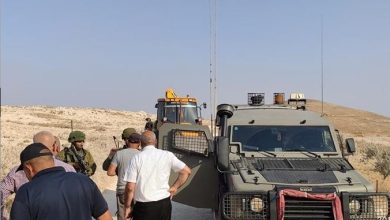 صورة الاحتلال يستولي على جرافة ويعتقل سائقها جنوب قلقيلية