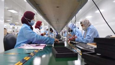 صورة الاتصالات: 3 مصانع للهواتف المحمولة بدأت الإنتاج في مصر العام الماضي