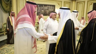 صورة نائب أمير مكة يعزي منصور بن طلال في وفاة والده  أخبار السعودية