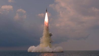 صورة كوريا الشمالية تطلق صاروخاً باليستياً في البحر  أخبار السعودية