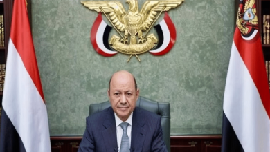 صورة رئيس مجلس القيادة الرئاسي اليمني يشيد بدعم المملكة لعجز الموازنة