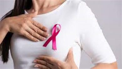 صورة بريطانية مصابة بسرطان الثدي تكشف عن 3 علامات تحذيرية