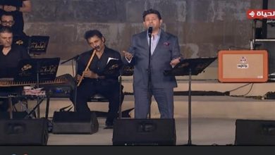 صورة هاني شاكر يغني باقة من أشهر أغانيه بمهرجان القلعة