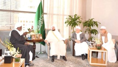 صورة وزير الشؤون الإسلامية يبحث مع العلماء تحقيق مبادئ الوسطية ومحاربة التطرف  أخبار السعودية