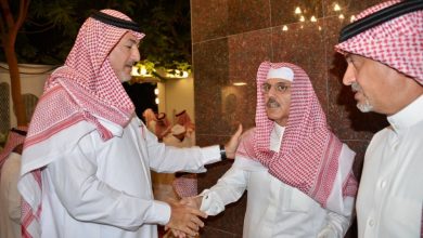 صورة أمير حائل يعزي أسرة الجميعة في فقيدهم  أخبار السعودية