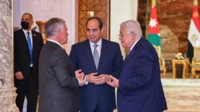 صورة الرئيس عباس يصل مصر غدًا للمشاركة بقمة ثلاثية يشارك فيها السيسي وعبدالله الثاني