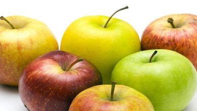 صورة التفاح المقشر أم غير المقشر.. أيهما أفضل؟
