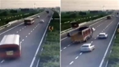 صورة مشهد مرعب.. حافلة هندية تسقط في حفرة عميقة بالركاب (فيديو)