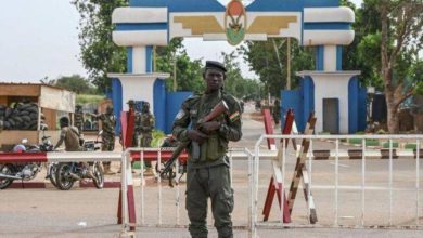 صورة مقترح نيجيري لأزمة النيجر.. و«العسكري» يرفع حصانة السفير الفرنسي  أخبار السعودية
