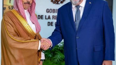 صورة وزير الخارجية يبحث مع رئيس الوزراء الكوبي العلاقات المشتركة  أخبار السعودية