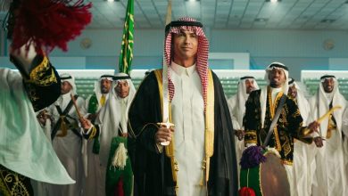 صورة دبلوماسية الثوب السعودي..عالم كرة القدم يحتفي بيوم الوطن  أخبار السعودية