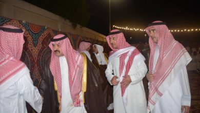 صورة مشعل بن ماجد يواسي أسرة الخريجي في فقيدهم  أخبار السعودية