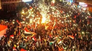 صورة اليمنيون يواصلون ليلتهم في الشوارع احتفاء بالذكرى الـ 61 لثورة 26 سبتمبر  أخبار السعودية