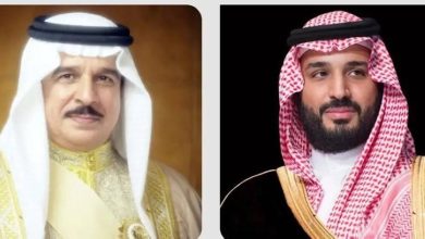 صورة ولي العهد يعزي ملك البحرين  أخبار السعودية