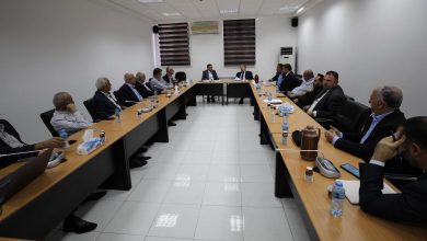 صورة العسيلي ومجلس إدارة شركة كهرباء محافظة القدس يبحثان مواجهة قرار قرصنة الاحتلال