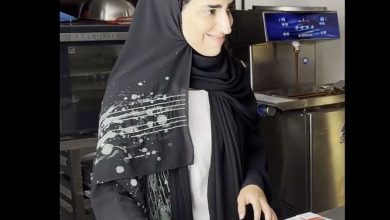 صورة بالفيديو.. شابة سعودية تستحدث أنواعًا من الشوكلاتة بمناسبة اليوم الوطني