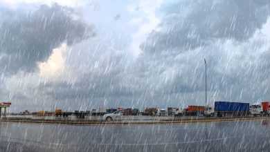 صورة أمطار خفيفة بمكة وضباب في المدينة .. ورياح نشطة بالمنطقة الشرقية
