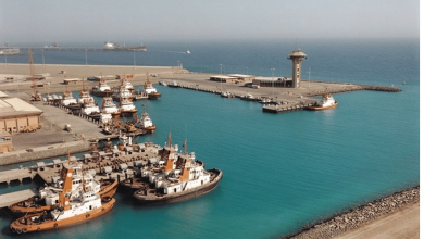 صورة بكمية 5500 طن.. ميناء ينبع الصناعي يصدّر أول شحنة إسفلت «Bitumen» لشركة لوبريف
