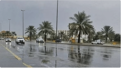 صورة حالة الطقس اليوم.. هطول أمطار متوسطة على منطقة عسير وانعدام الرؤية فى بعض المناطق