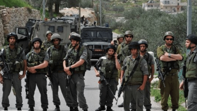 صورة قوات الاحتلال الإسرائيلي تعتقل رئيس هيئة مقاومة الجدار والاستيطان في الضفة الغربية