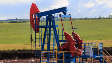 صورة استقرار أسعار النفط وسط مخاوف الصراع في المنطقة وشح الإمدادات الأمريكية