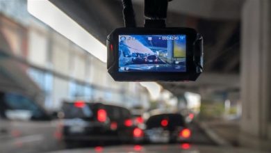 صورة كاليفورنيا تقيّد استخدام الكاميرات المثبتة داخلياً في السيارات