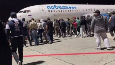 صورة متظاهرون يقتحمون مطاراً بداغستان بعد هبوط طائرة قادمة من إسرائيل  أخبار السعودية