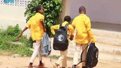 صورة إغاثي الملك سلمان يوزع 3.600 حقيبة مدرسية للطلاب في الصومال