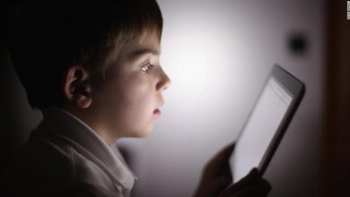 صورة تقرير فرنسي خطير: يجب منع الأطفال من استعمال الهواتف قبل هذه السن