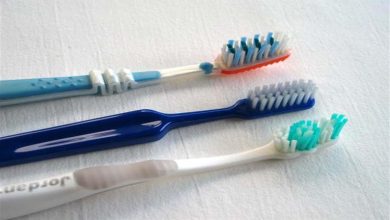 صورة احذر.. فرشاة الأسنان قد تنقل مرض قاتل