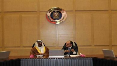 صورة وزير التجارة يبحث مع وزير المالية والاقتصاد الوطني بالبحرين سبل تعزيز التعاون