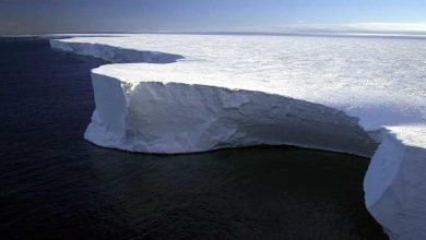 صورة أكبر وأقدم جبل جليدي في العالم يتحرك من مكانه.. ماذا سيحدث؟