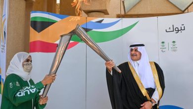 صورة أمير تبوك يتسلم شعلة دورة الألعاب السعودية 2023  أخبار السعودية