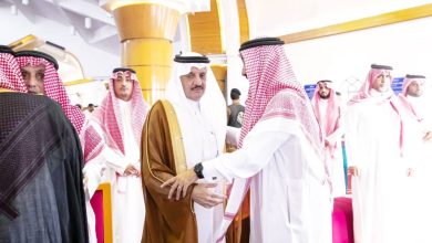 صورة أمير الشرقية يؤدي الصلاة على نورة بنت سعود  أخبار السعودية