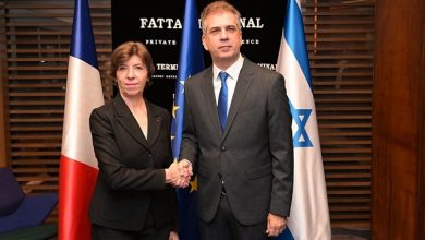 صورة وزيرة الخارجية الفرنسية تلتقي نظيرها الإسرائيلي وتدعو إلى هدنة فورية ومستدامة بغزة