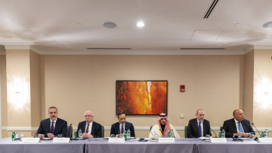 صورة وفد اللجنة الوزارية المكلفة من القمة العربية الإسلامية يعقدون جلسة إحاطة لوسائل الإعلام الدولي من واشنطن
