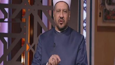 صورة ما حكم الصلاة على كرسي في الفريضة والنافلة؟.. مجدي عاشور يجيب
